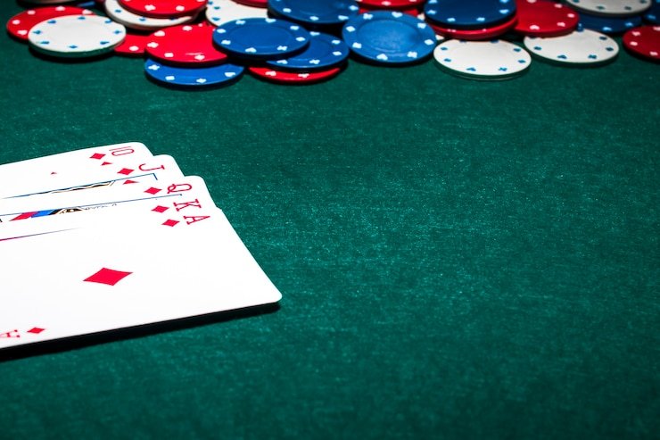 Antarmuka permainan Fa Cai Shen Deluxe menampilkan lima gulungan dengan simbol bertema kemakmuran